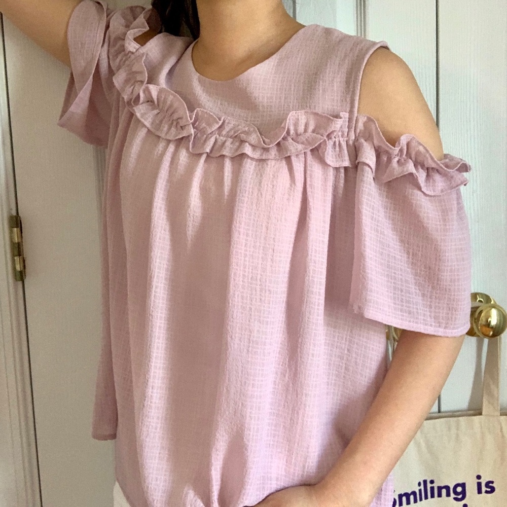 Lilac Open Shoulder Ruffled Top
